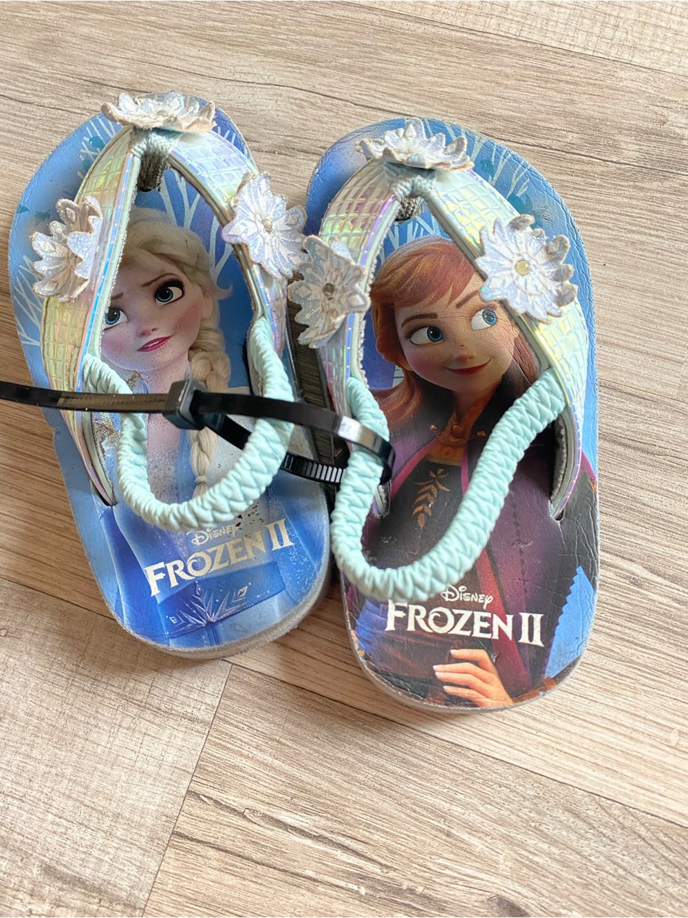 Disneys Kids' Blue Frozen Sandals with Silver Flower Accents - Picture 2 of 6